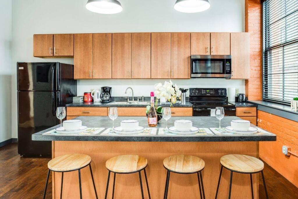 Centric Ny Style Loft W/King Bed Apartment Rochester Exterior photo