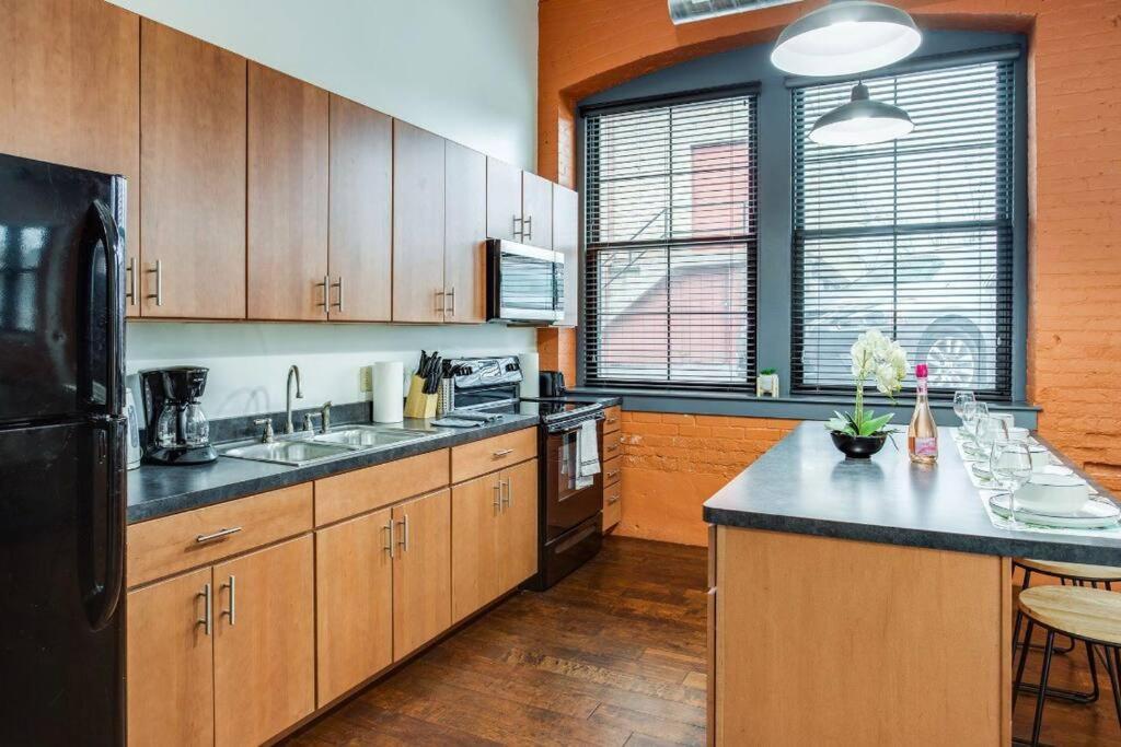 Centric Ny Style Loft W/King Bed Apartment Rochester Exterior photo